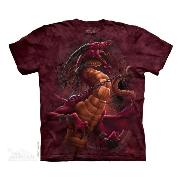 Polera roja con un dragón